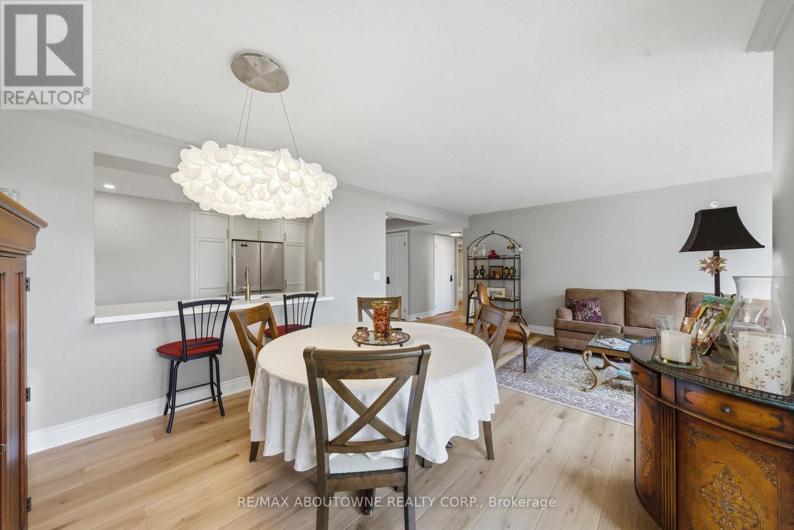 












606 - 442 MAPLE AVE. AVENUE

,
Burlington (Brant),




Ontario
L7S2L7


