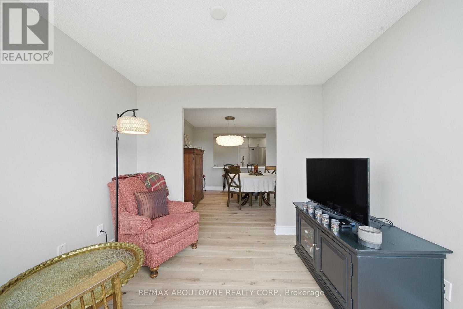 












606 - 442 MAPLE AVE. AVENUE

,
Burlington (Brant),




Ontario
L7S2L7

