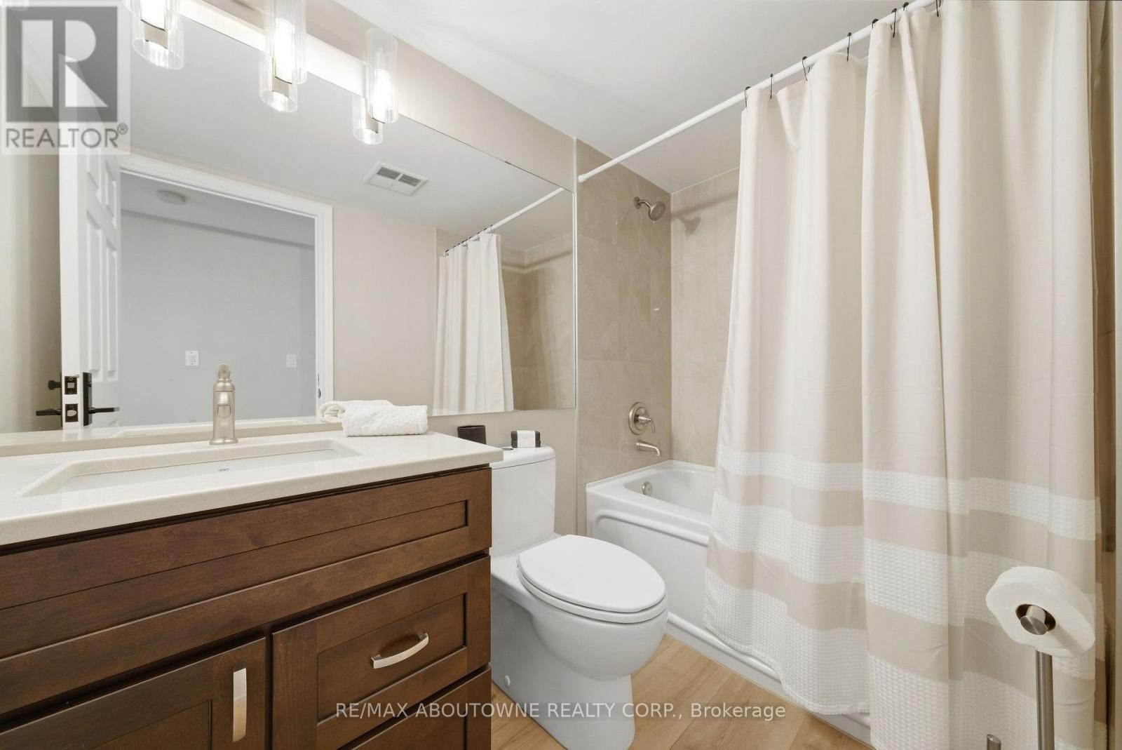 












606 - 442 MAPLE AVE. AVENUE

,
Burlington (Brant),




Ontario
L7S2L7

