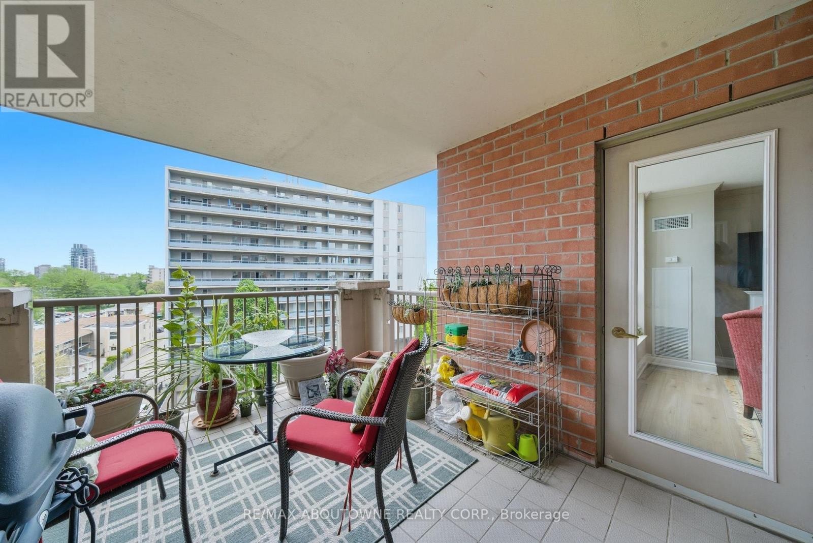 












606 - 442 MAPLE AVE. AVENUE

,
Burlington (Brant),




Ontario
L7S2L7

