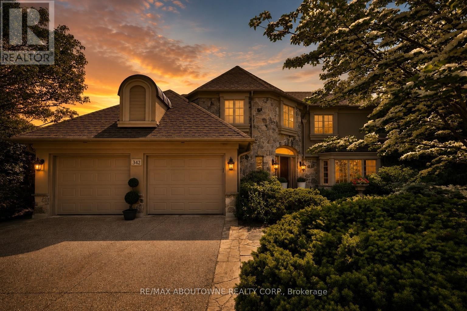 












342 POMONA AVENUE

,
Burlington (Roseland),




Ontario
L7N1T5

