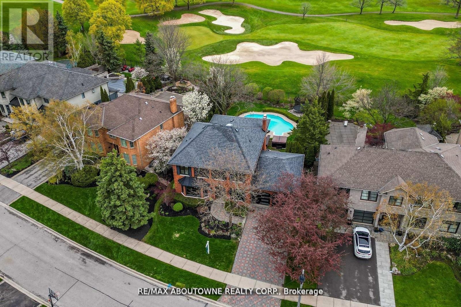 












1319 GREENEAGLE DRIVE

,
Oakville (GA Glen Abbey),




Ontario
L6M2N1

