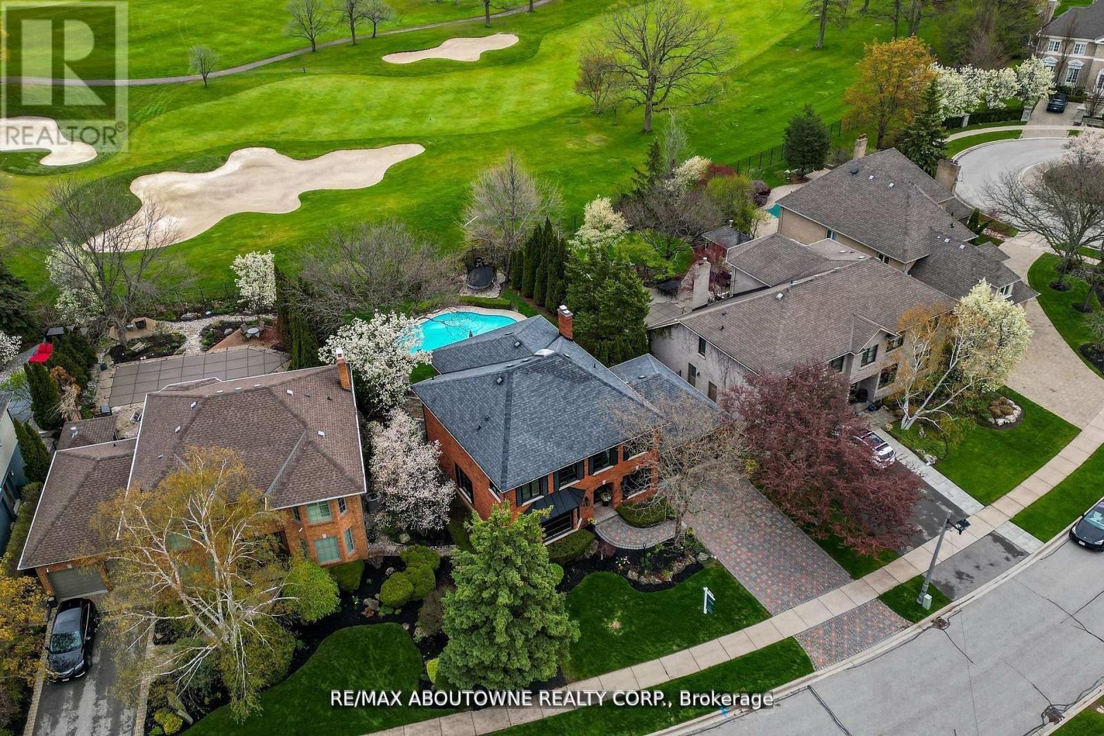 












1319 GREENEAGLE DRIVE

,
Oakville (GA Glen Abbey),




Ontario
L6M2N1


