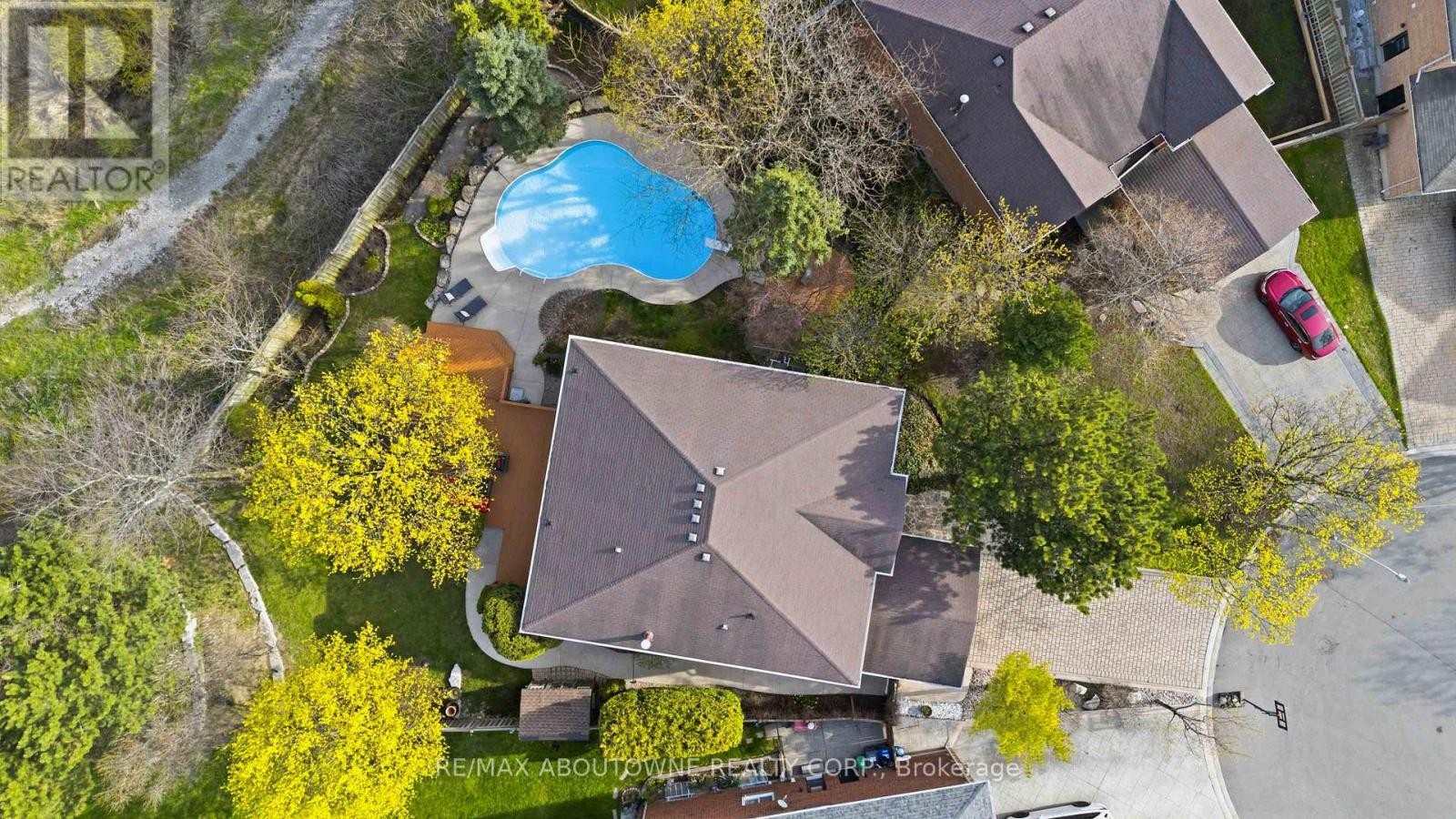 












4330 SPINNINGDALE COURT

,
Mississauga (East Credit),




Ontario
L5M3J8

