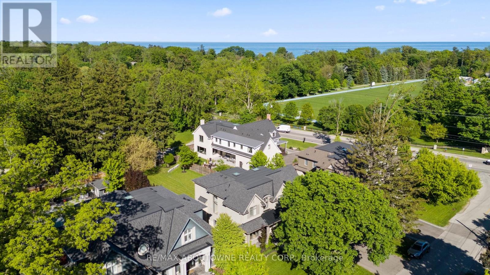 












489 LAKESHORE ROAD W

,
Oakville (SW Southwest),




Ontario
L6K1G4

