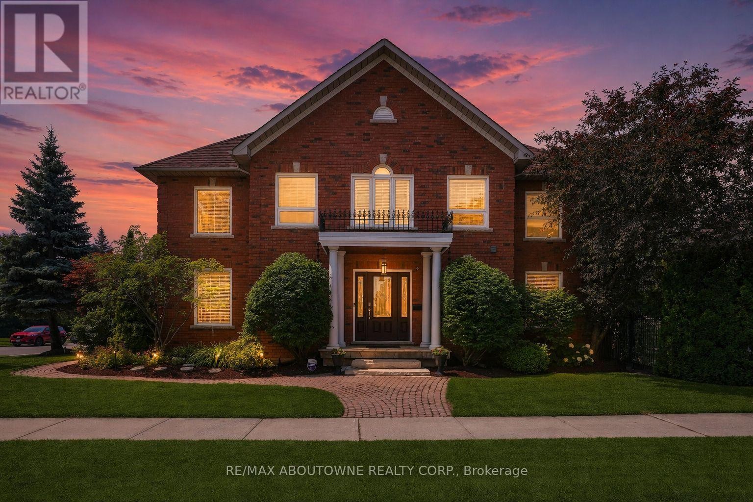 












1424 THE LINKS DRIVE

,
Oakville (GA Glen Abbey),




Ontario
L6M2N9

