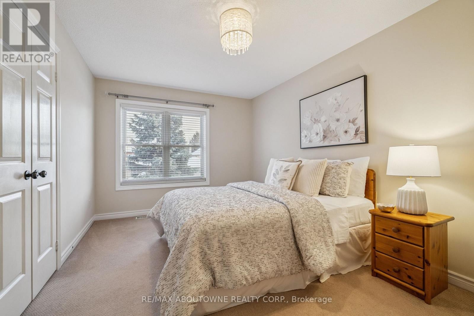 












1424 THE LINKS DRIVE

,
Oakville (GA Glen Abbey),




Ontario
L6M2N9

