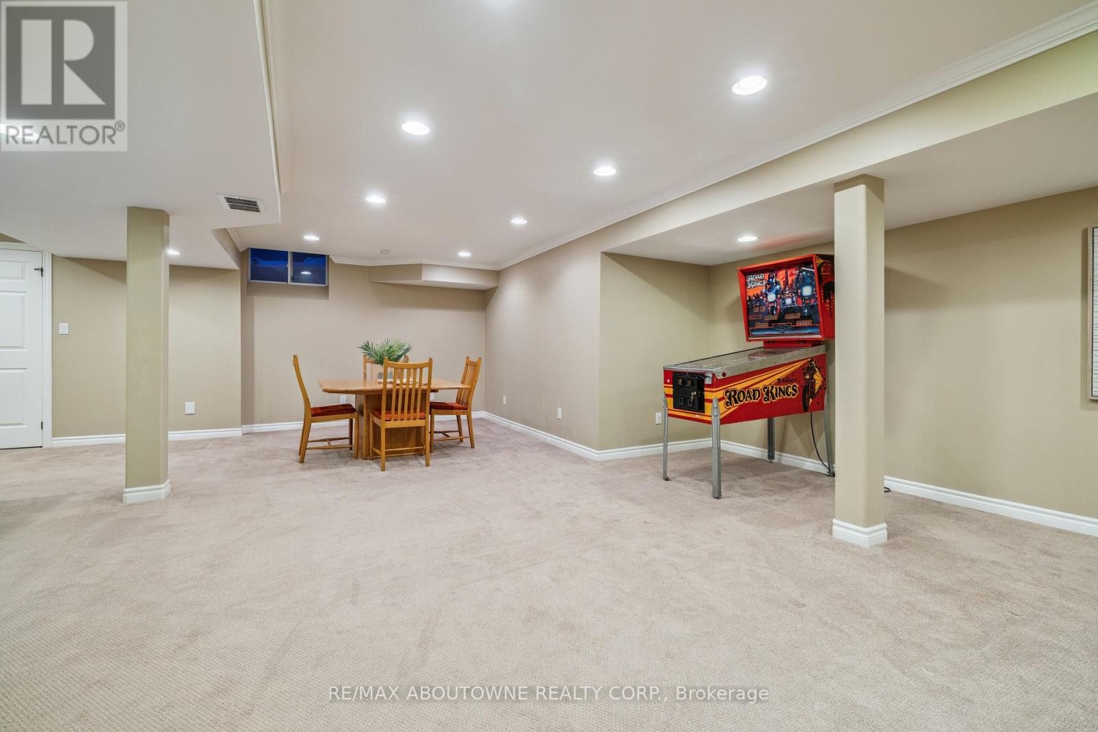 












1424 THE LINKS DRIVE

,
Oakville (GA Glen Abbey),




Ontario
L6M2N9

