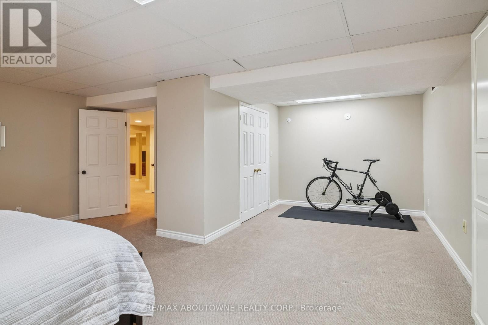












1424 THE LINKS DRIVE

,
Oakville (GA Glen Abbey),




Ontario
L6M2N9

