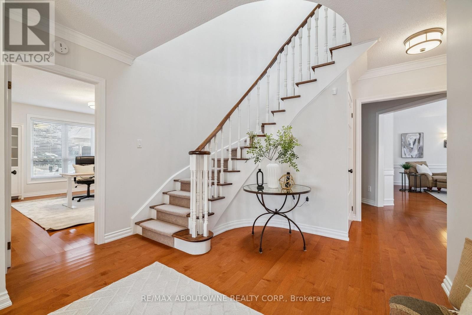 












1424 THE LINKS DRIVE

,
Oakville (GA Glen Abbey),




Ontario
L6M2N9

