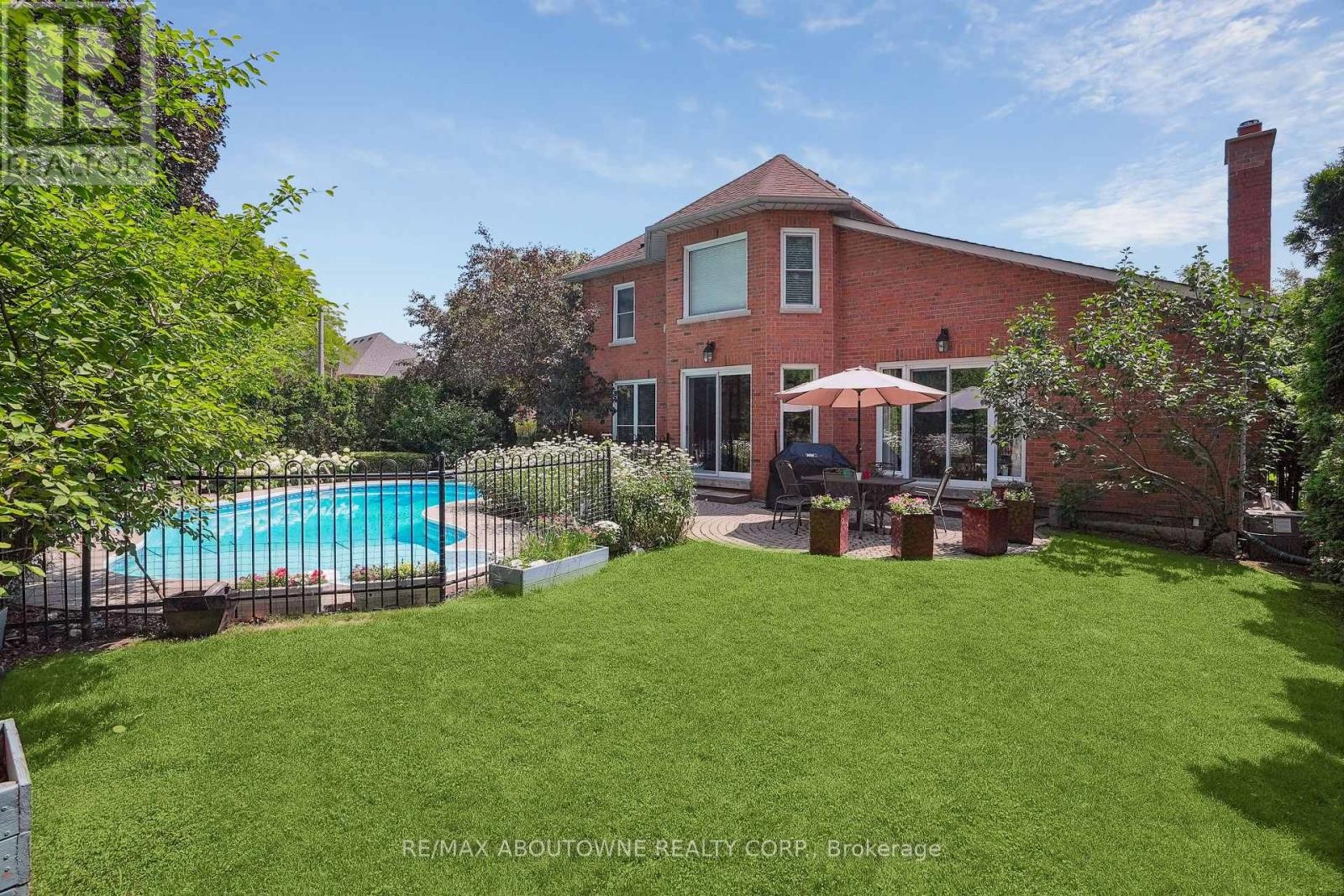 












1424 THE LINKS DRIVE

,
Oakville (GA Glen Abbey),




Ontario
L6M2N9


