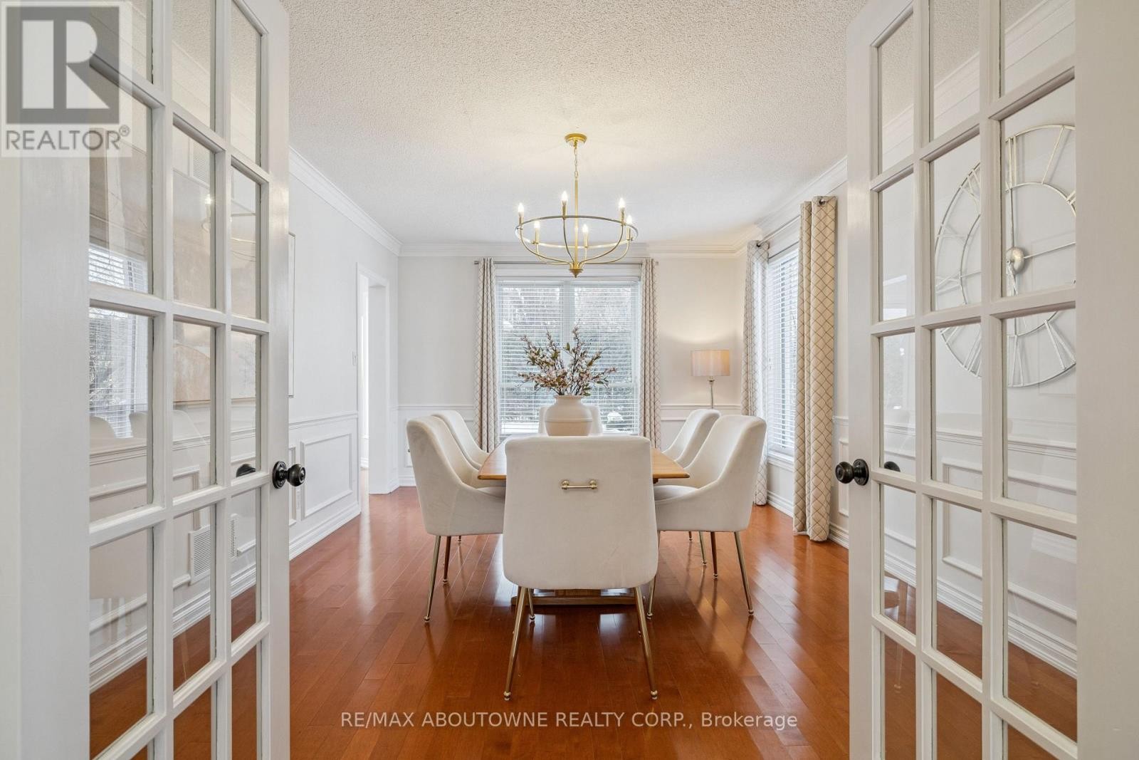 












1424 THE LINKS DRIVE

,
Oakville (GA Glen Abbey),




Ontario
L6M2N9

