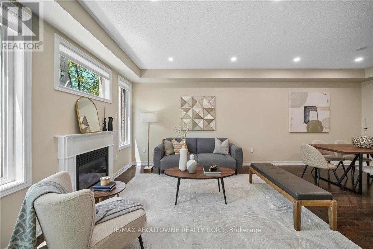 












2020 COLONEL WILLIAM PARKWAY

,
Oakville (BC Bronte Creek),




Ontario
L6M0L9

