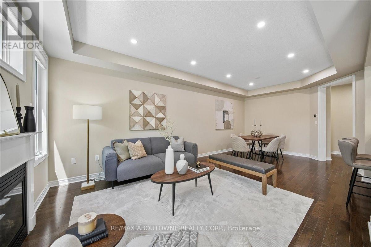 












2020 COLONEL WILLIAM PARKWAY

,
Oakville (BC Bronte Creek),




Ontario
L6M0L9


