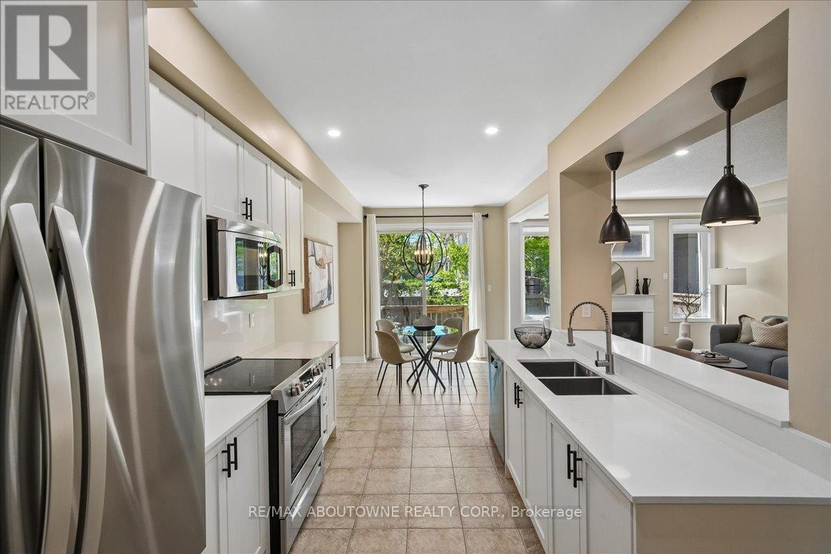 












2020 COLONEL WILLIAM PARKWAY

,
Oakville (BC Bronte Creek),




Ontario
L6M0L9

