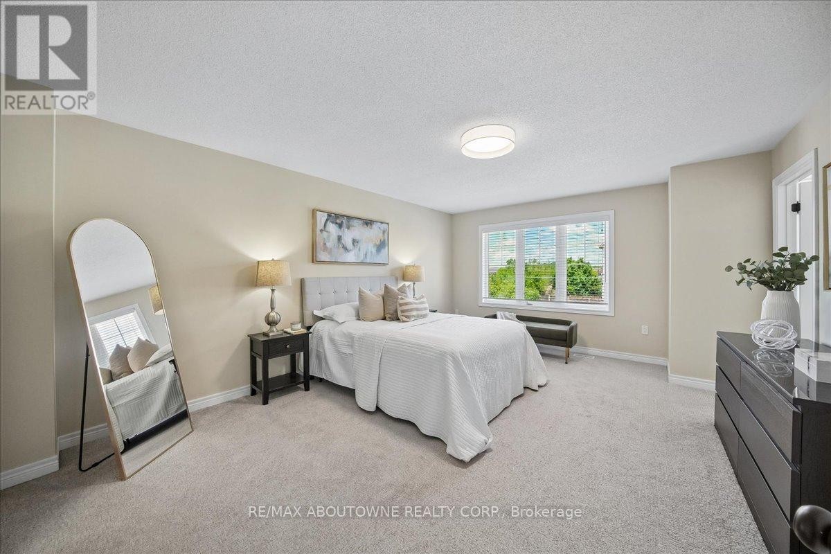 












2020 COLONEL WILLIAM PARKWAY

,
Oakville (BC Bronte Creek),




Ontario
L6M0L9

