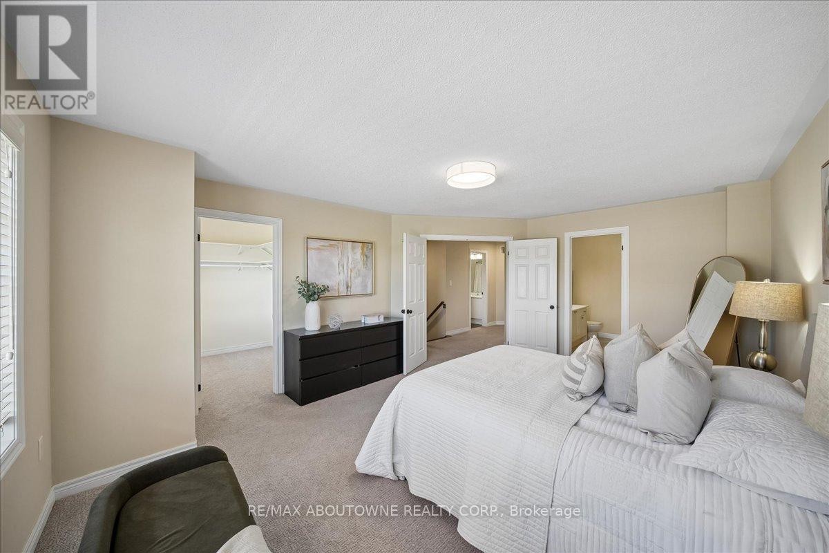 












2020 COLONEL WILLIAM PARKWAY

,
Oakville (BC Bronte Creek),




Ontario
L6M0L9

