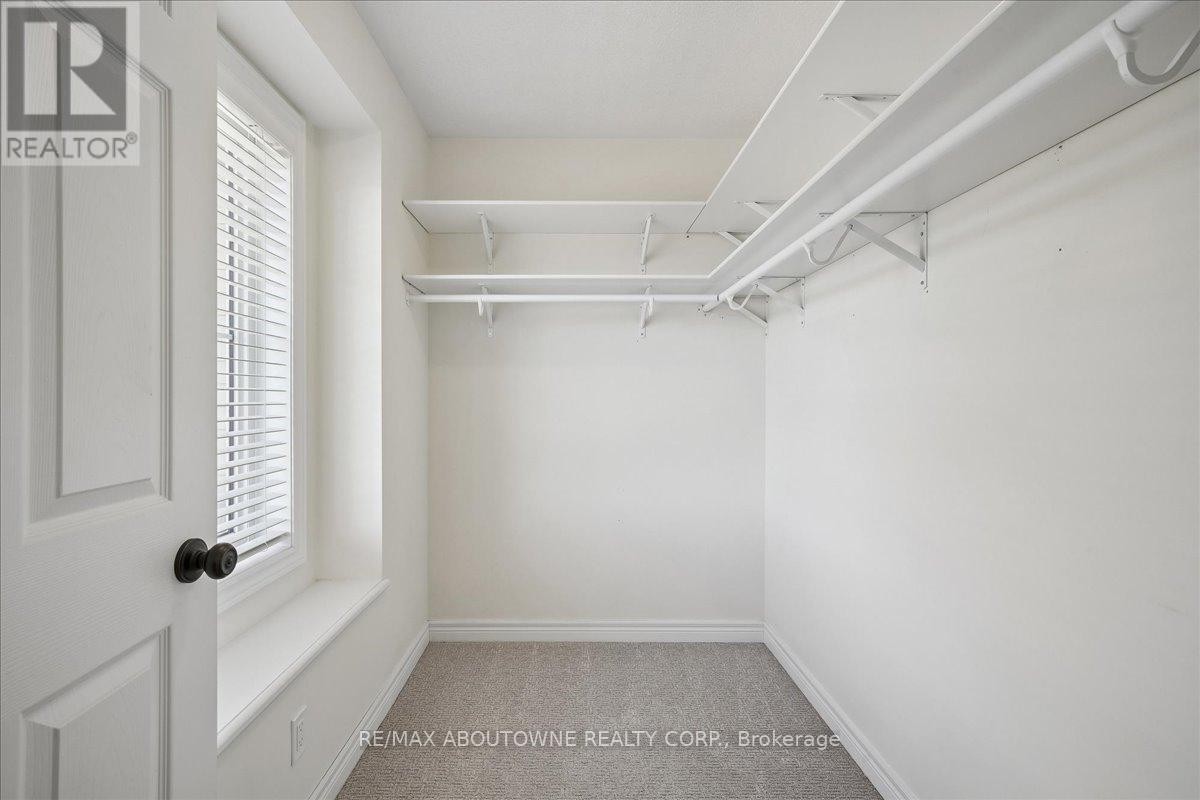 












2020 COLONEL WILLIAM PARKWAY

,
Oakville (BC Bronte Creek),




Ontario
L6M0L9

