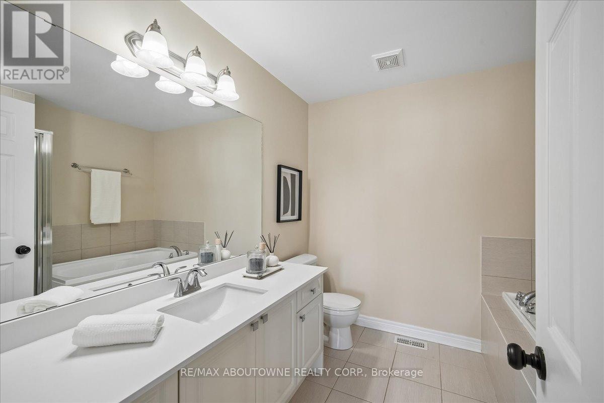 












2020 COLONEL WILLIAM PARKWAY

,
Oakville (BC Bronte Creek),




Ontario
L6M0L9

