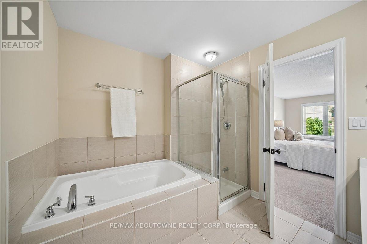 












2020 COLONEL WILLIAM PARKWAY

,
Oakville (BC Bronte Creek),




Ontario
L6M0L9

