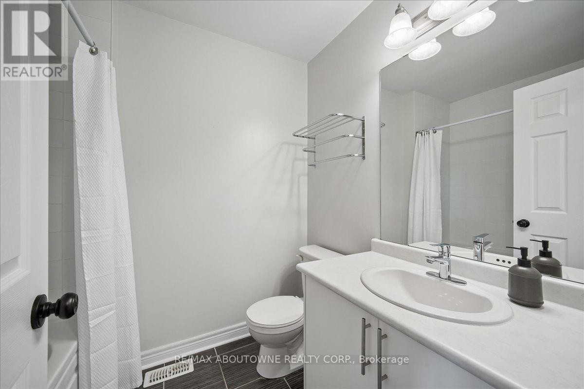 












2020 COLONEL WILLIAM PARKWAY

,
Oakville (BC Bronte Creek),




Ontario
L6M0L9

