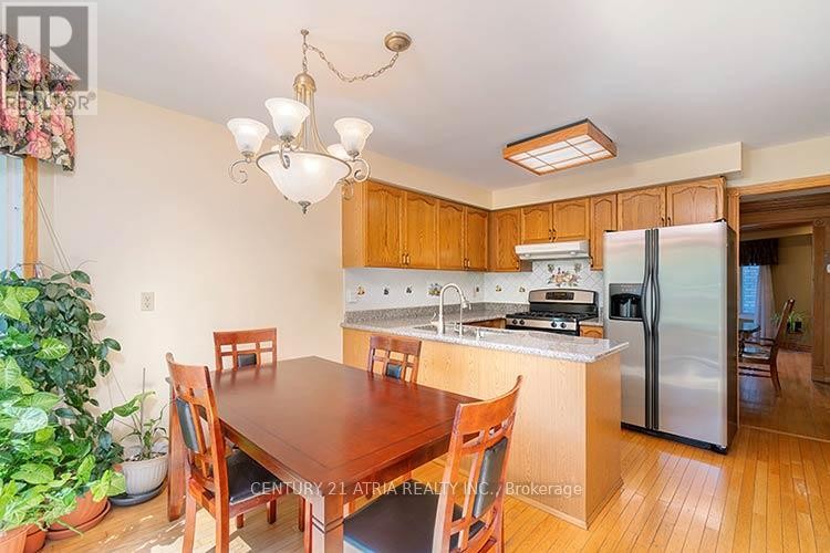 












3372 BOBWHITE MEWS

,
Mississauga (Lisgar),




Ontario
L5N6E7

