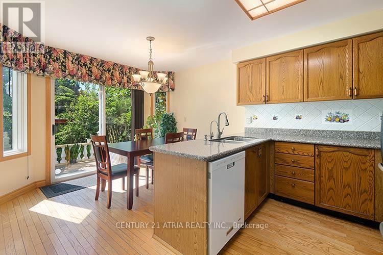 












3372 BOBWHITE MEWS

,
Mississauga (Lisgar),




Ontario
L5N6E7

