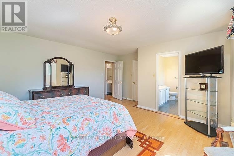 












3372 BOBWHITE MEWS

,
Mississauga (Lisgar),




Ontario
L5N6E7

