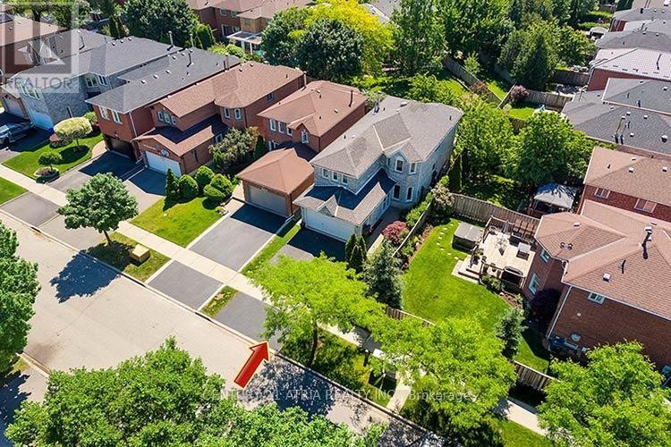 












3372 BOBWHITE MEWS

,
Mississauga (Lisgar),




Ontario
L5N6E7

