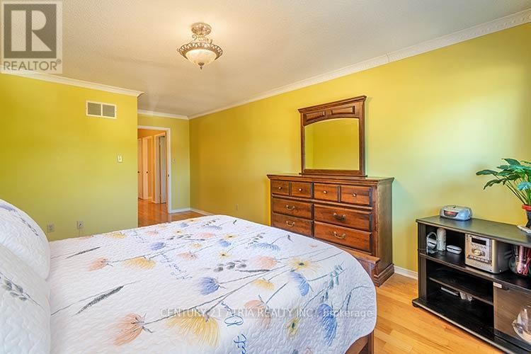 












3372 BOBWHITE MEWS

,
Mississauga (Lisgar),




Ontario
L5N6E7

