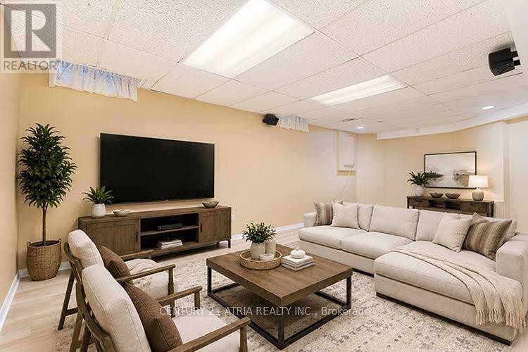 












3372 BOBWHITE MEWS

,
Mississauga (Lisgar),




Ontario
L5N6E7

