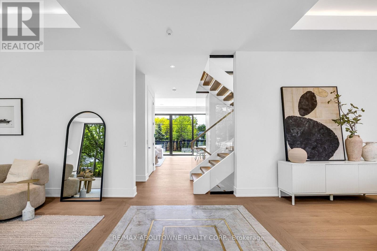 












152 THIRD LINE

,
Oakville (BR Bronte),




Ontario
L6L3Z8

