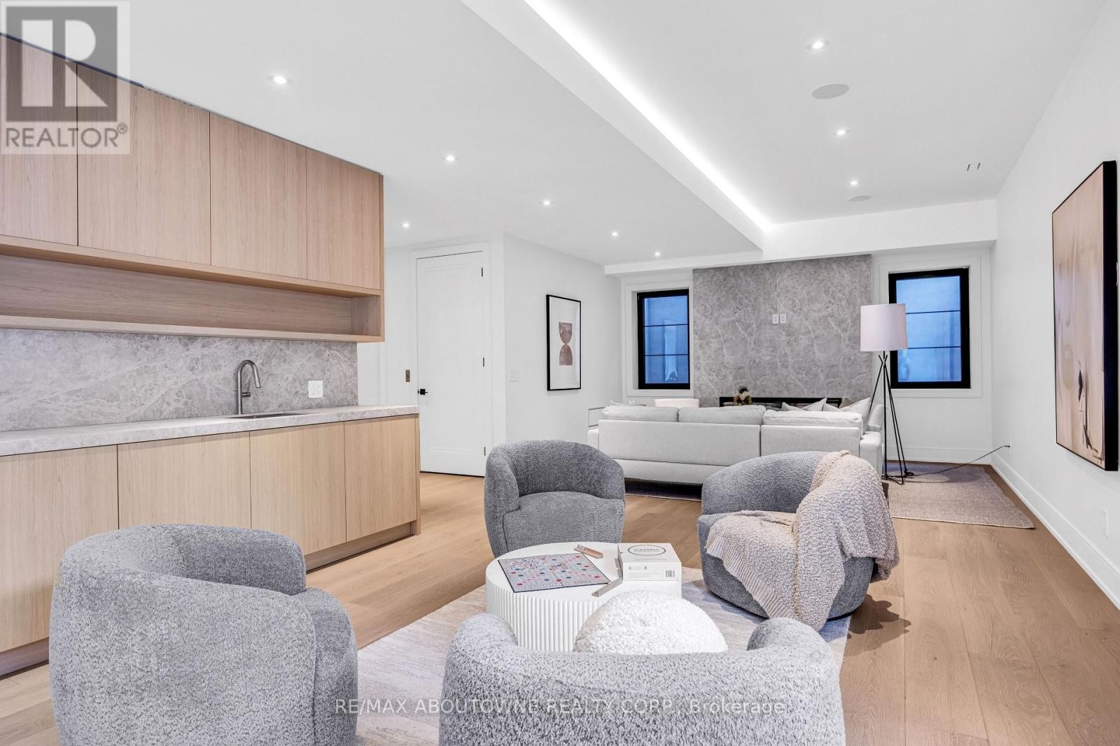 












152 THIRD LINE

,
Oakville (BR Bronte),




Ontario
L6L3Z8

