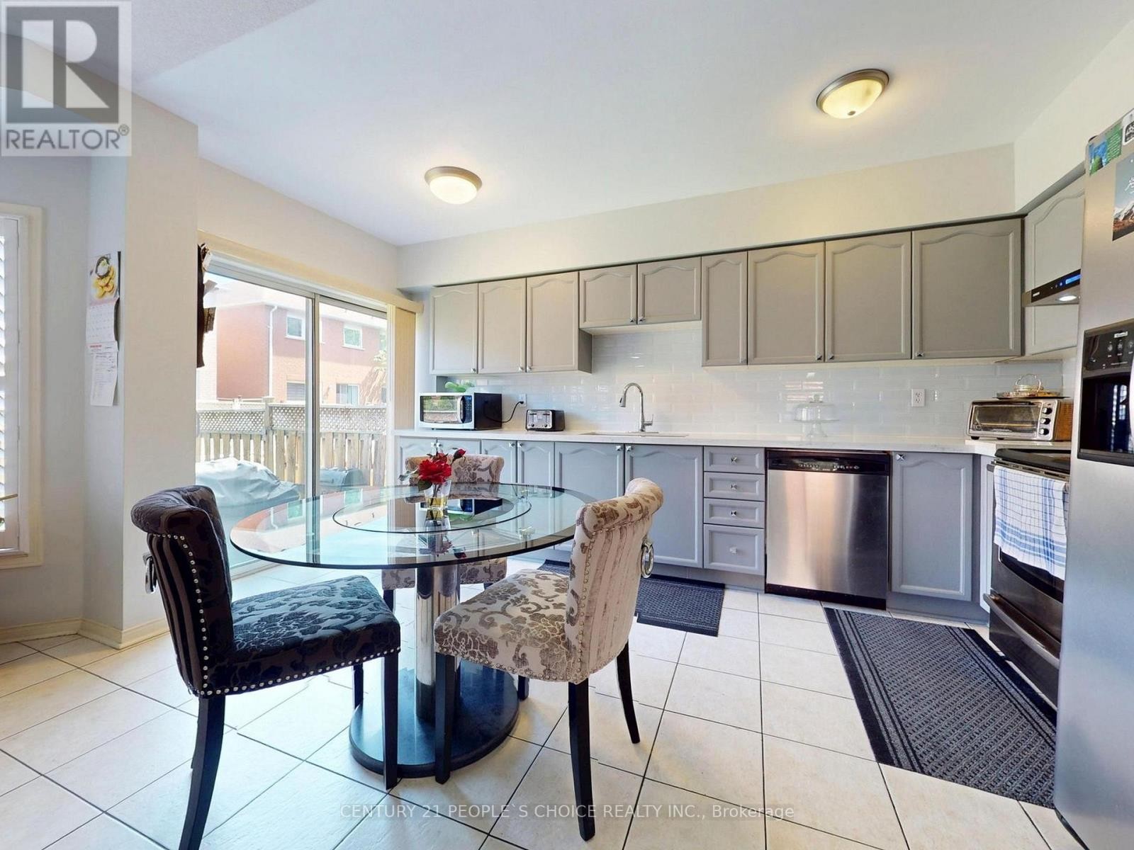 












1082 GALESWAY BOULEVARD

,
Mississauga (East Credit),




Ontario
L5V2T6

