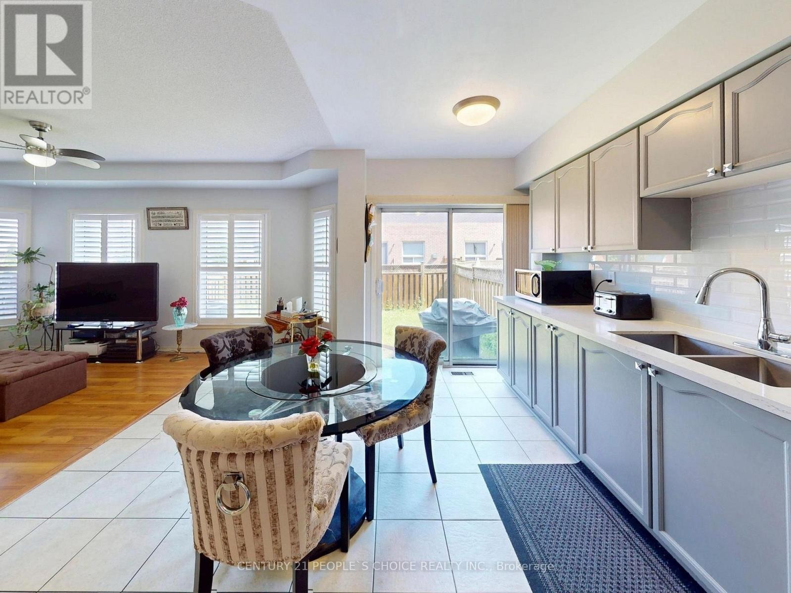 












1082 GALESWAY BOULEVARD

,
Mississauga (East Credit),




Ontario
L5V2T6


