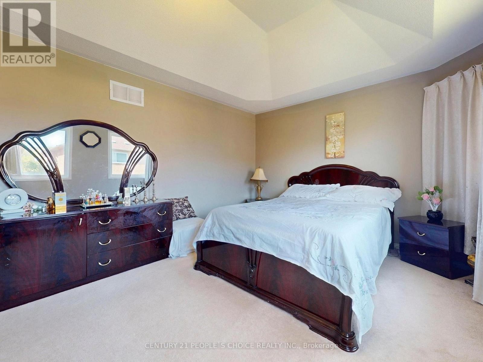 












1082 GALESWAY BOULEVARD

,
Mississauga (East Credit),




Ontario
L5V2T6


