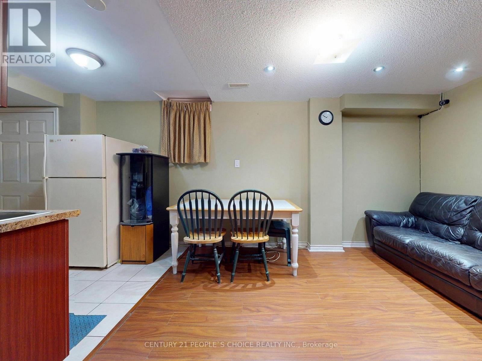 












1082 GALESWAY BOULEVARD

,
Mississauga (East Credit),




Ontario
L5V2T6

