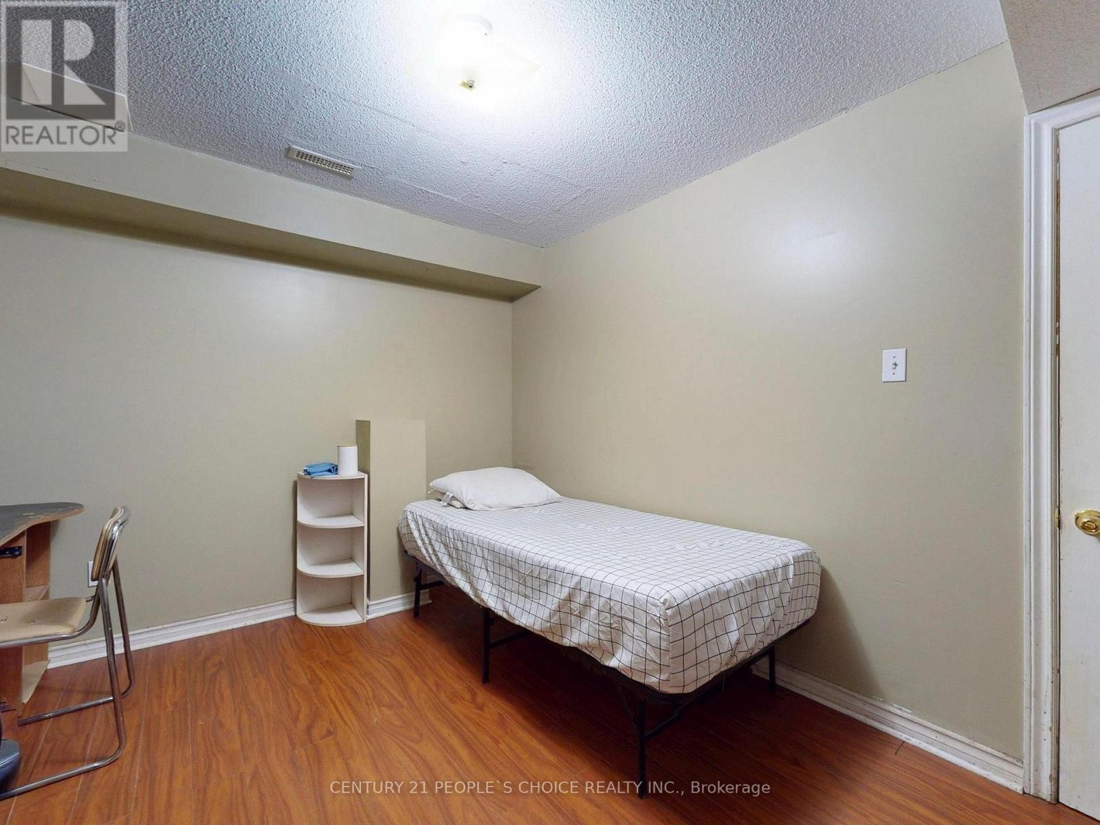 












1082 GALESWAY BOULEVARD

,
Mississauga (East Credit),




Ontario
L5V2T6

