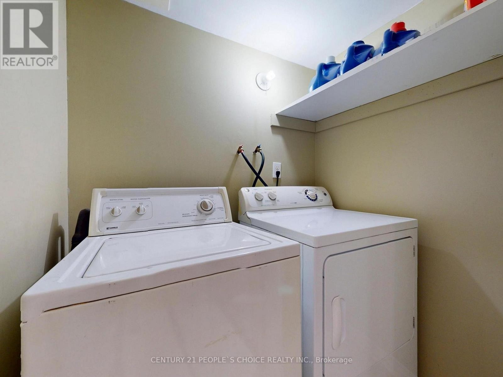 












1082 GALESWAY BOULEVARD

,
Mississauga (East Credit),




Ontario
L5V2T6

