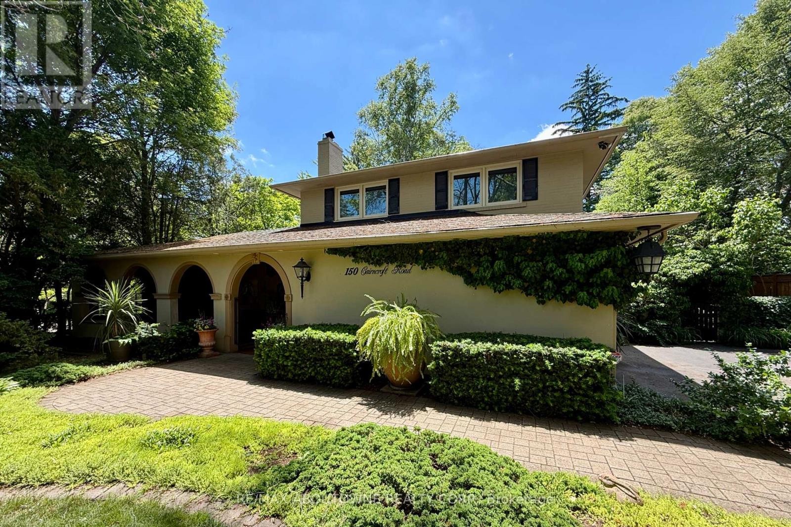 












150 CAIRNCROFT ROAD

,
Oakville (MO Morrison),




Ontario
L6J4L9

