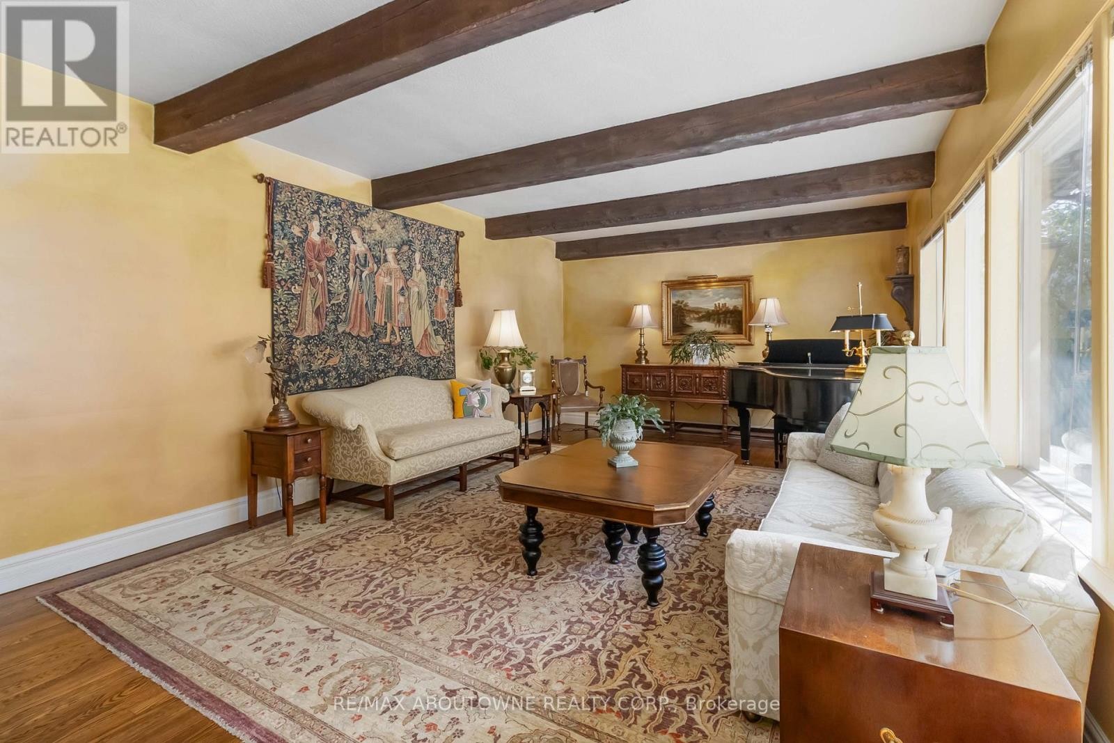 












150 CAIRNCROFT ROAD

,
Oakville (MO Morrison),




Ontario
L6J4L9

