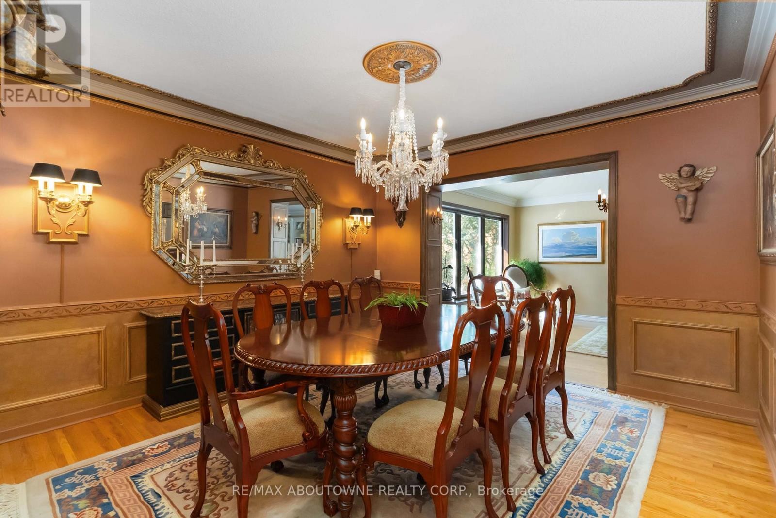 












150 CAIRNCROFT ROAD

,
Oakville (MO Morrison),




Ontario
L6J4L9

