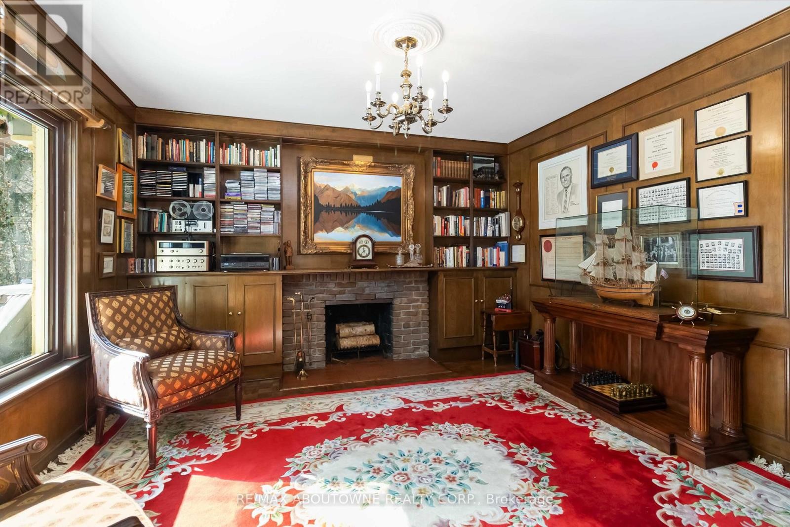 












150 CAIRNCROFT ROAD

,
Oakville (MO Morrison),




Ontario
L6J4L9

