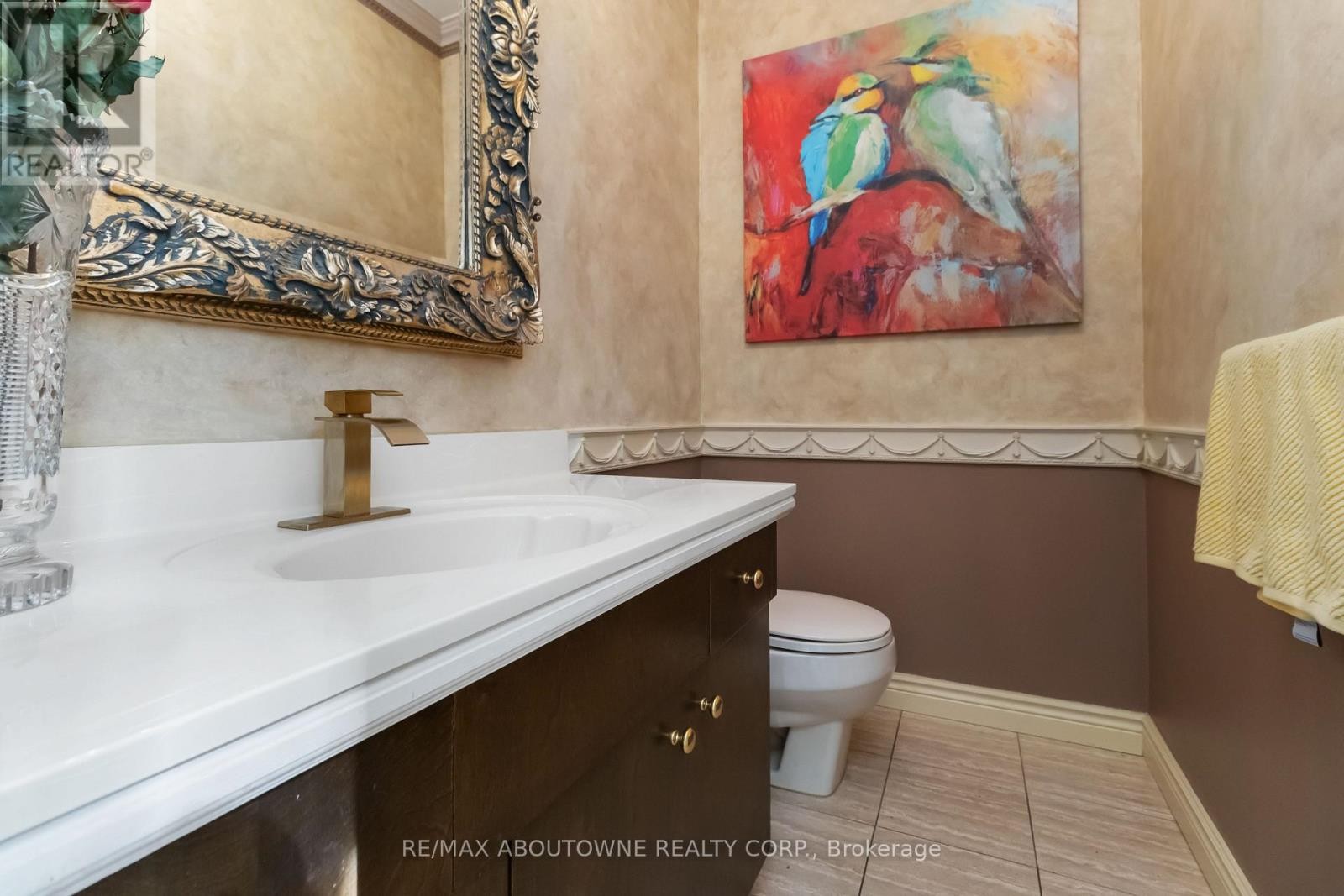 












150 CAIRNCROFT ROAD

,
Oakville (MO Morrison),




Ontario
L6J4L9

