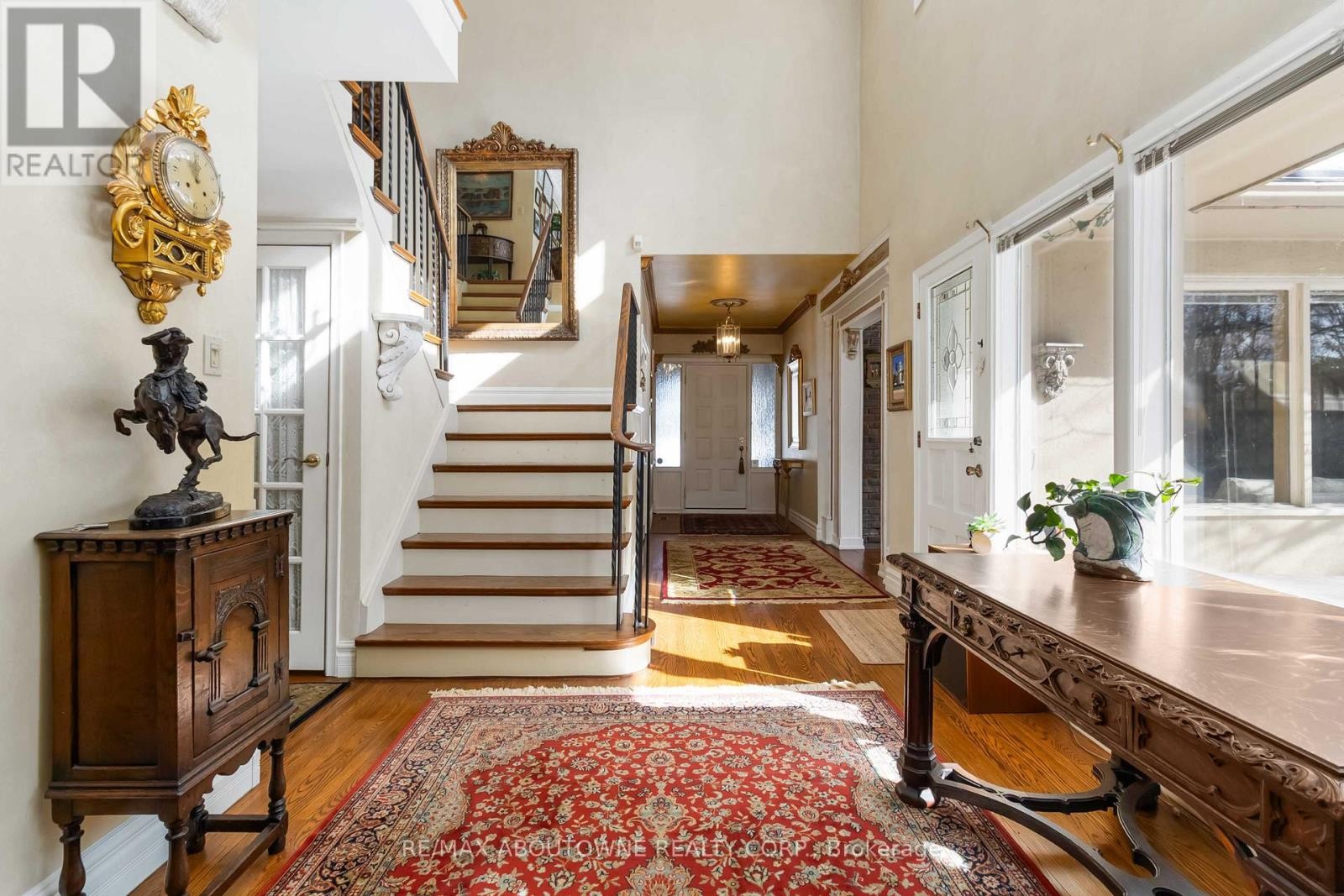 












150 CAIRNCROFT ROAD

,
Oakville (MO Morrison),




Ontario
L6J4L9

