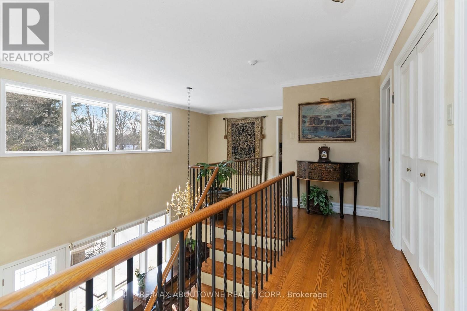 












150 CAIRNCROFT ROAD

,
Oakville (MO Morrison),




Ontario
L6J4L9

