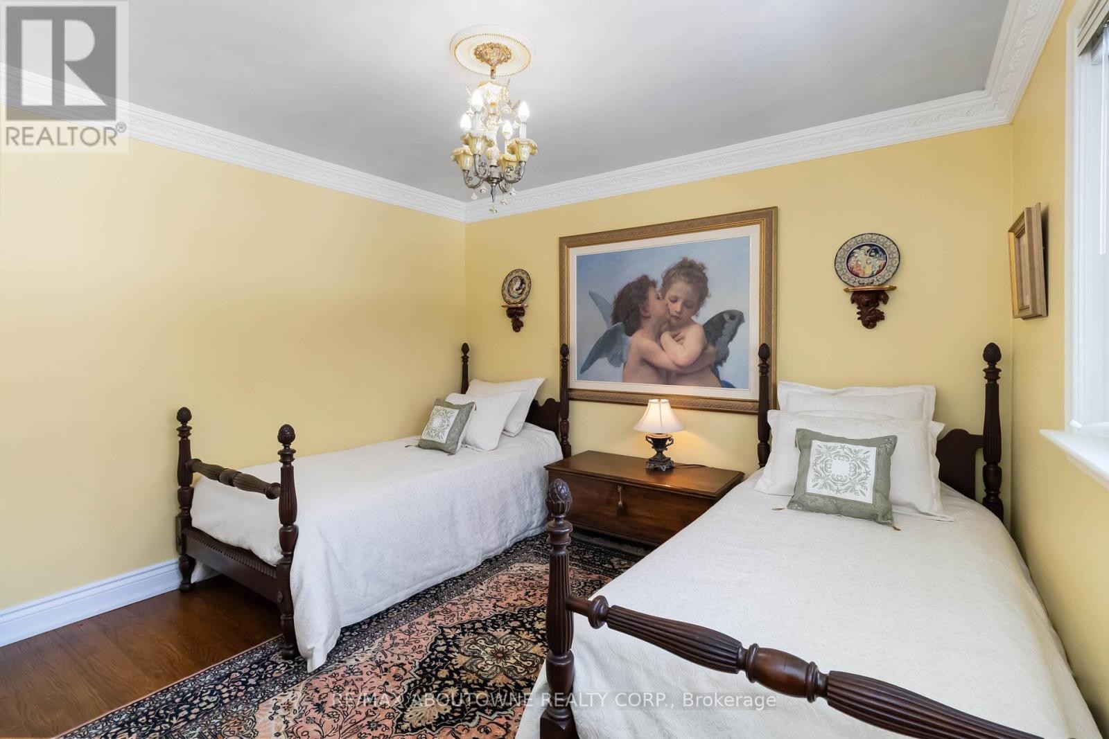 












150 CAIRNCROFT ROAD

,
Oakville (MO Morrison),




Ontario
L6J4L9

