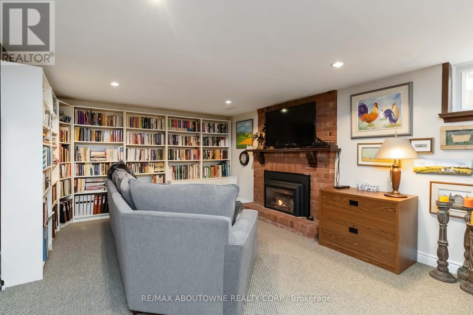 












150 CAIRNCROFT ROAD

,
Oakville (MO Morrison),




Ontario
L6J4L9

