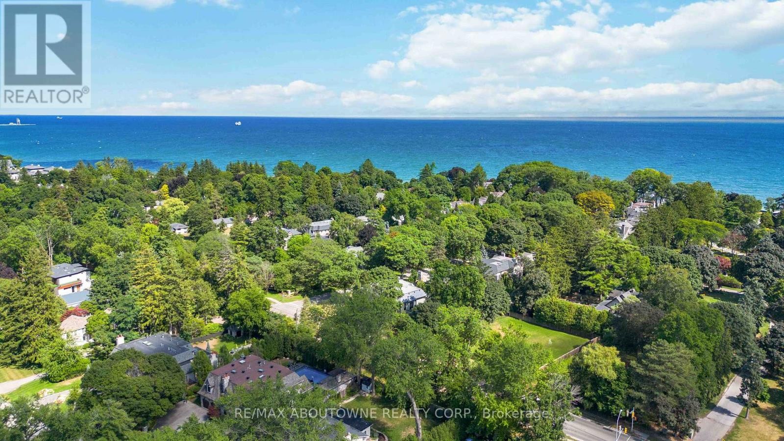 












150 CAIRNCROFT ROAD

,
Oakville (MO Morrison),




Ontario
L6J4L9

