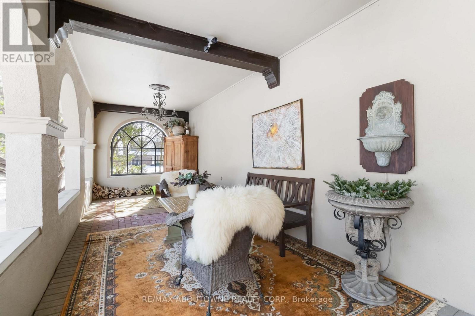 












150 CAIRNCROFT ROAD

,
Oakville (MO Morrison),




Ontario
L6J4L9

